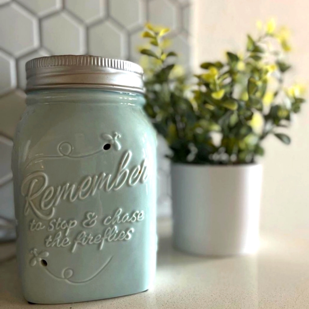 SCENTSY | CHASING FIREFLIES - Picture 2 of 2
